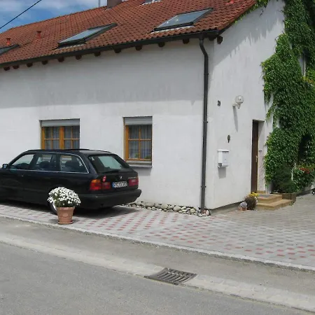 Apartment Haus Renia *