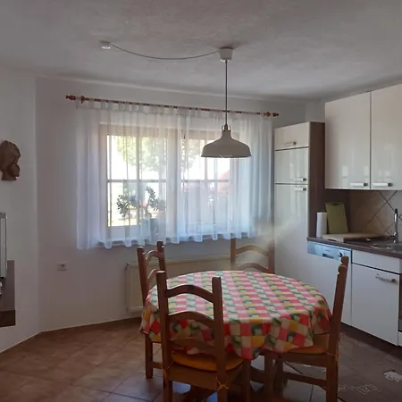 Apartment Haus Renia *